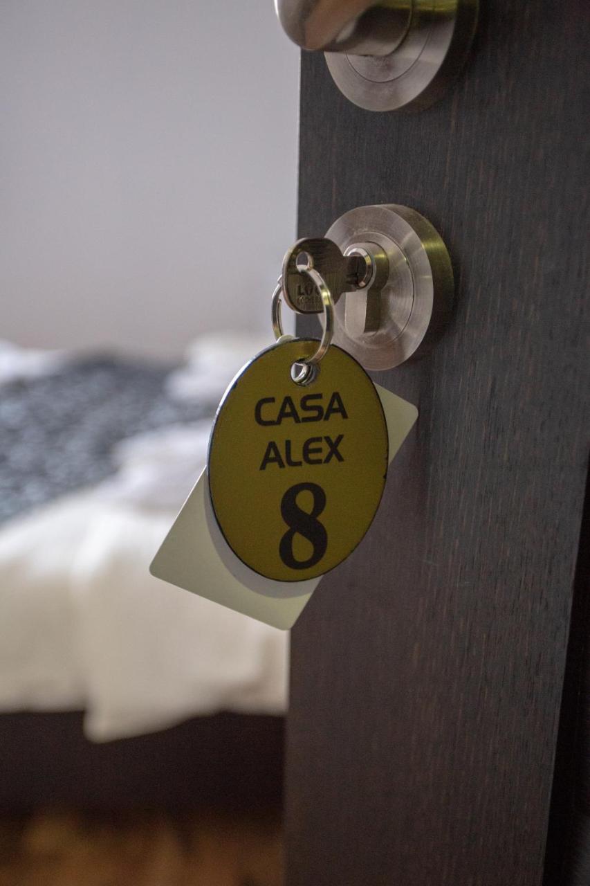 คาซ่า อเล็กซ์ Hotel ทาร์กู จิอู ภายนอก รูปภาพ